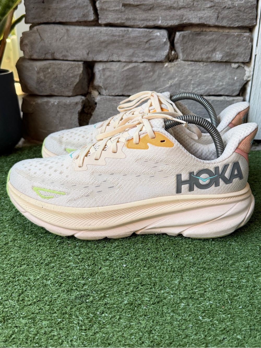 Hoka One One Clifton 9 Vanilla Astral Womens Sneakers
